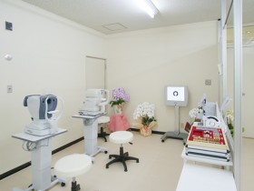 眼科　視力検査室